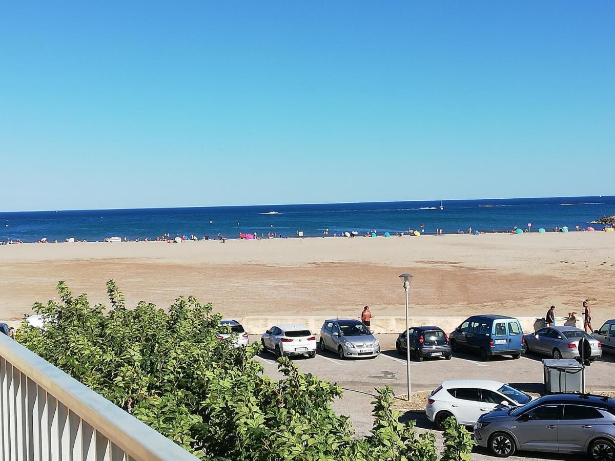 Superbe appartement avec vue sur la mer et le port Saint-Pierre-la-Mer  Extérieur photo