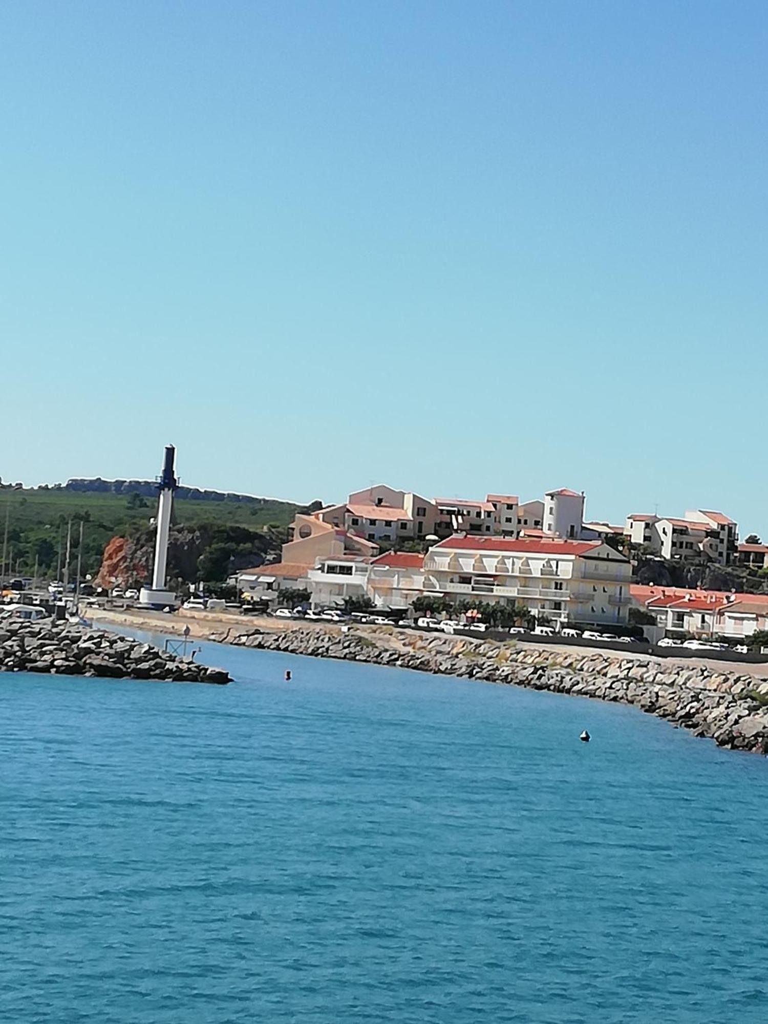 Superbe appartement avec vue sur la mer et le port Saint-Pierre-la-Mer  Extérieur photo
